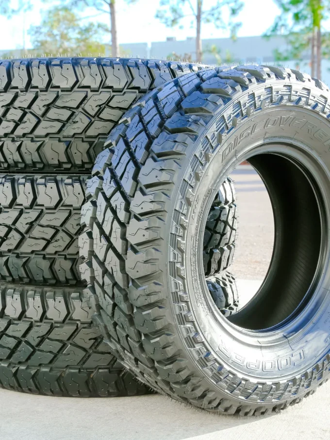 Set of 4 (FOUR) Cooper Discoverer S/T Maxx LT 275/70R18 125/122Q E 10 Ply MT M/T Mud Tires