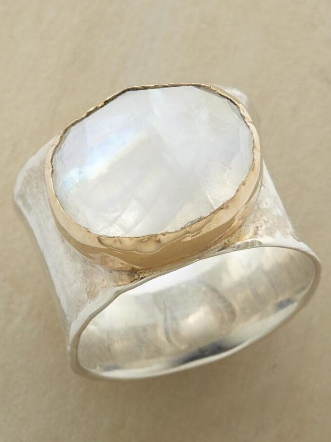 Luna Ring