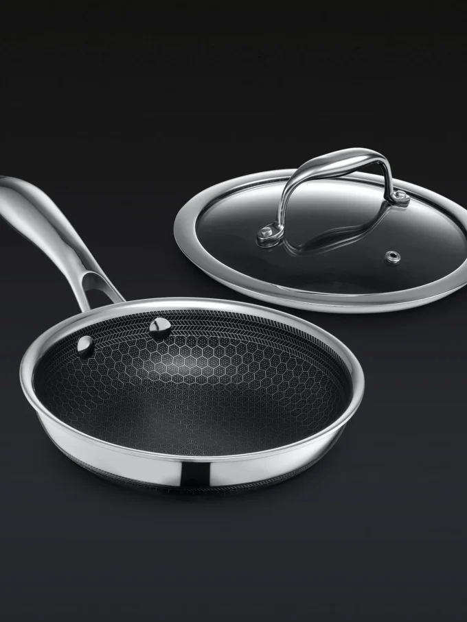 Hybrid Fry Pan with Lid, 7"